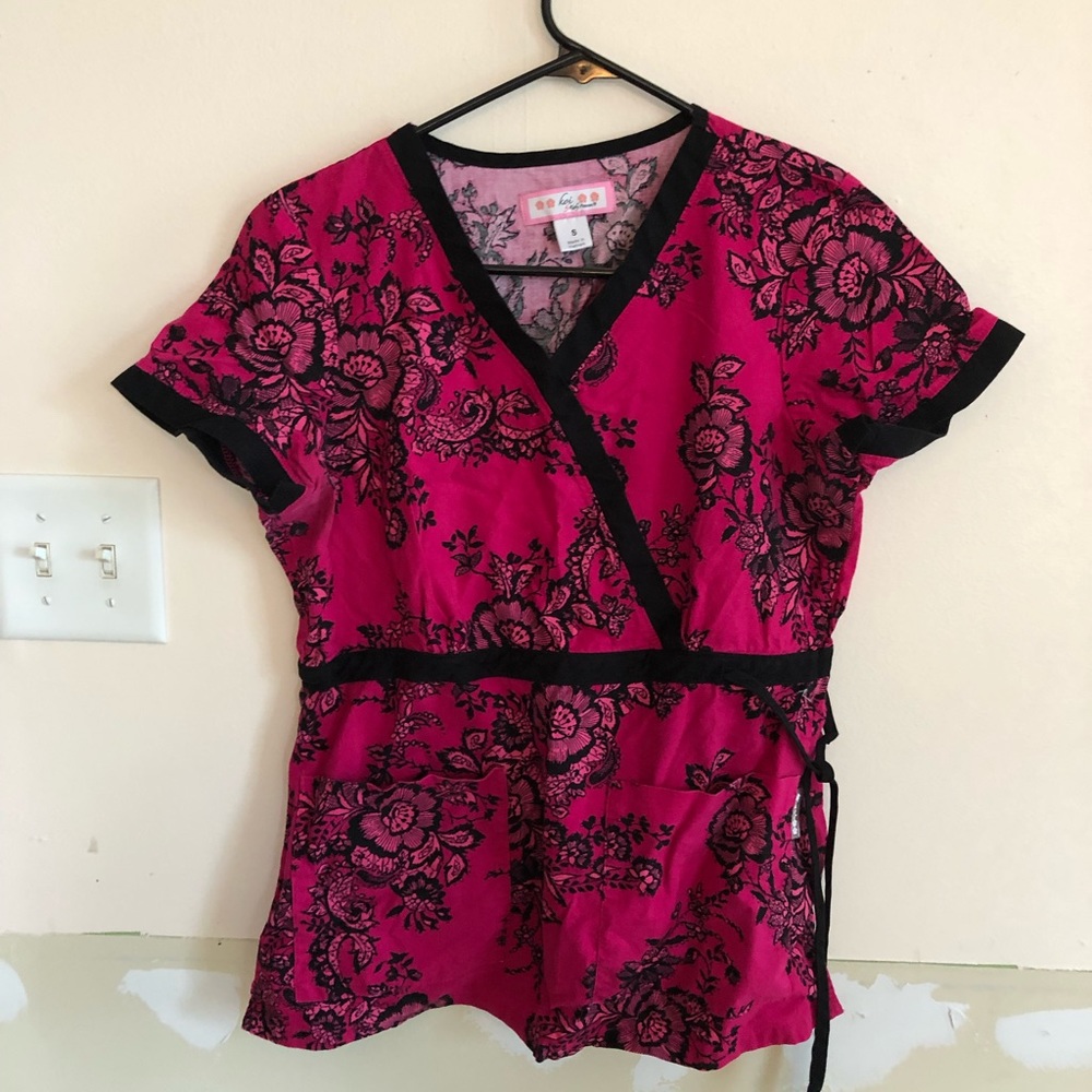 Scrub top